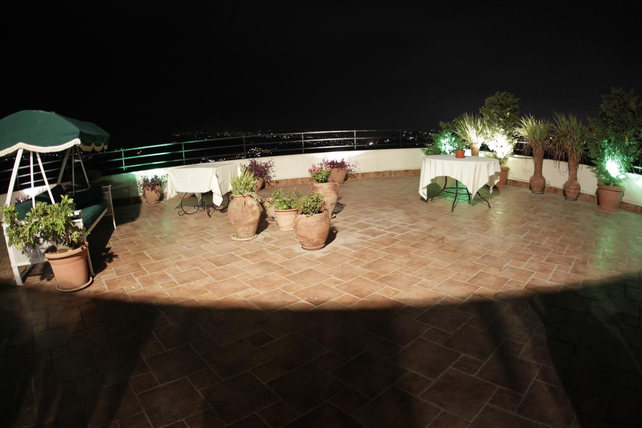 בורומאנה Quartier Suisse Hotel מראה חיצוני תמונה