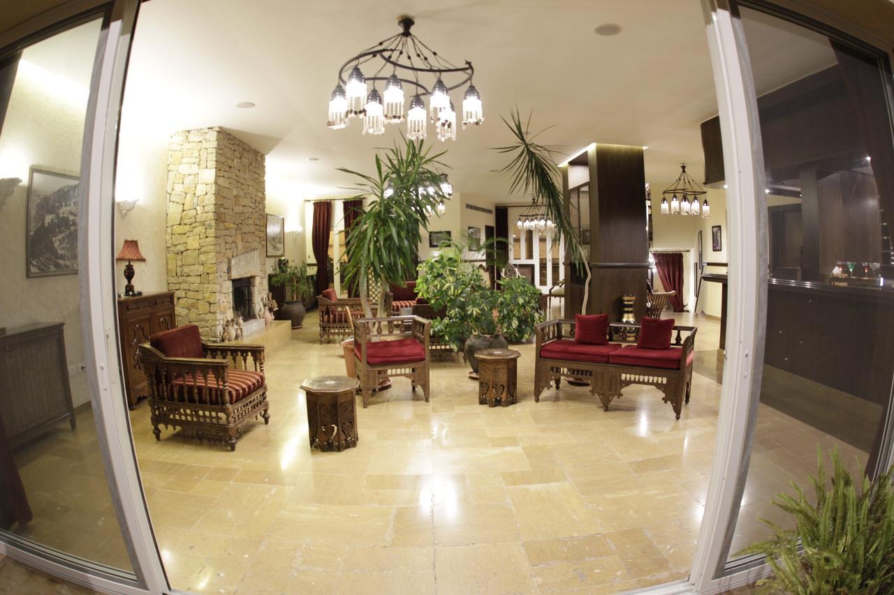 בורומאנה Quartier Suisse Hotel מראה חיצוני תמונה