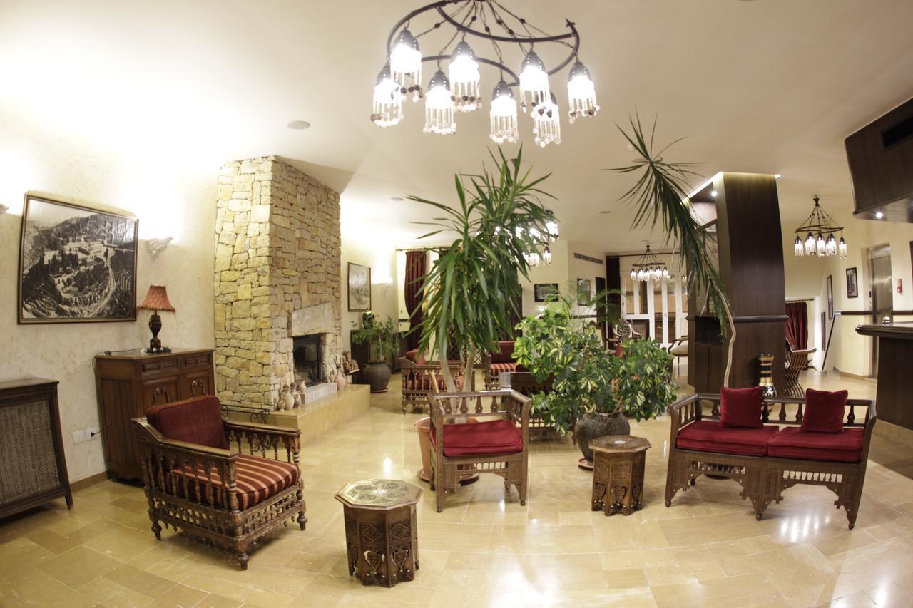 בורומאנה Quartier Suisse Hotel מראה חיצוני תמונה