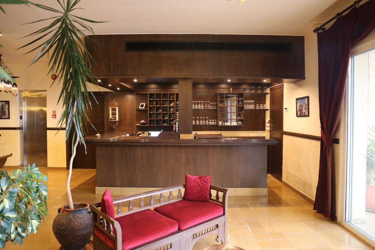 בורומאנה Quartier Suisse Hotel מראה חיצוני תמונה