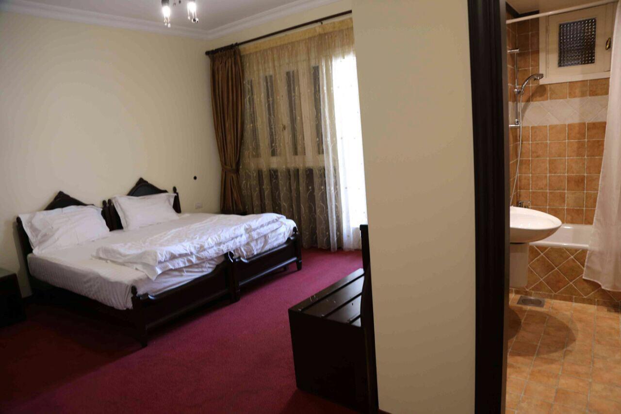 בורומאנה Quartier Suisse Hotel מראה חיצוני תמונה